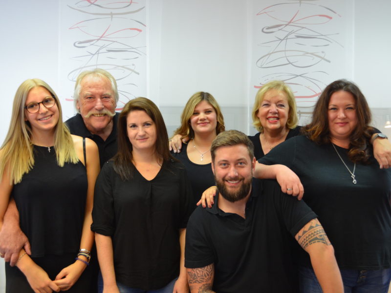 https://mfriseure.de/wp-content/uploads/2018/03/Team-800x600.jpg